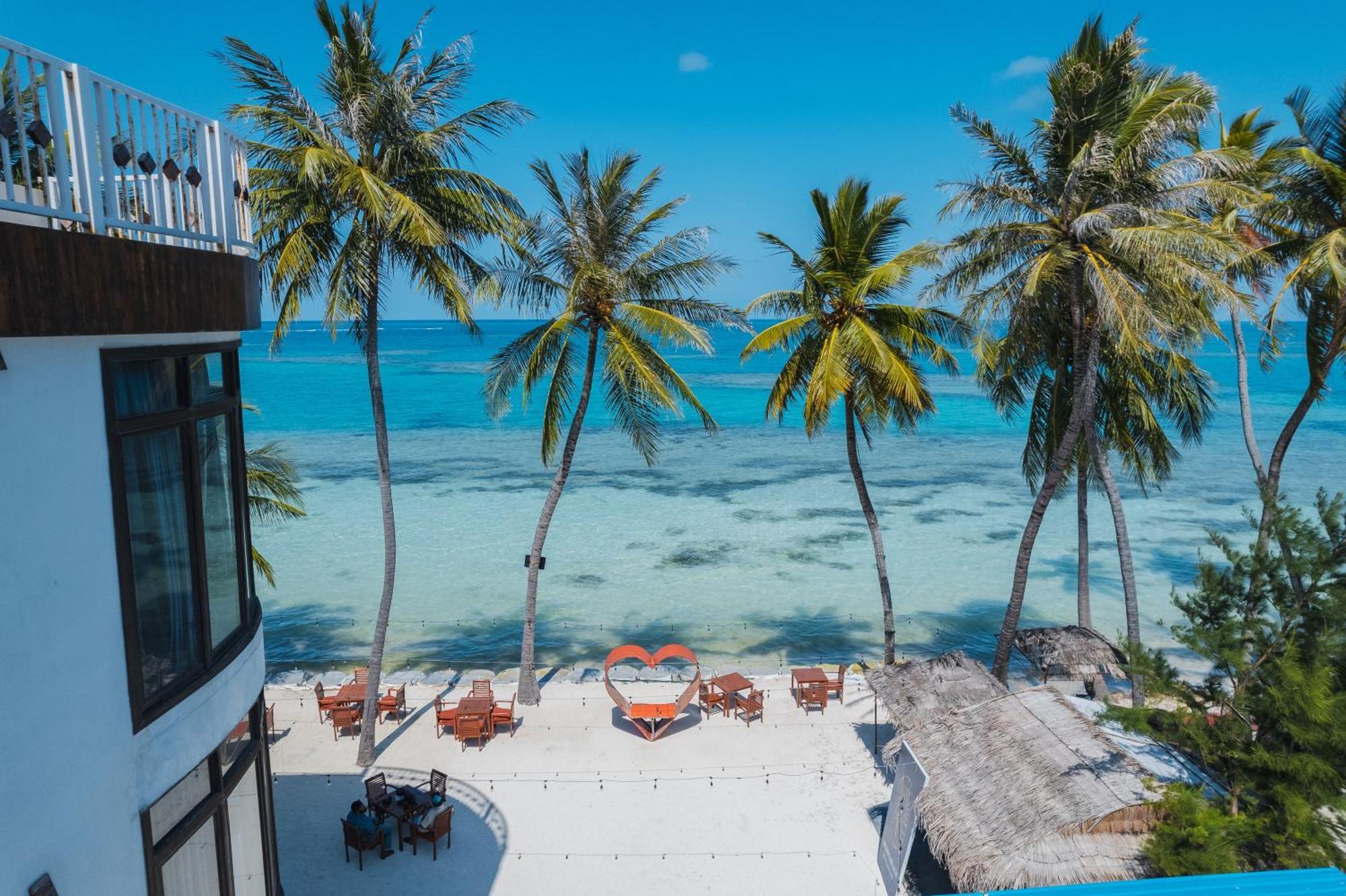 Heron Beach Hotel - The Best Maldivian Getaway In Dhiffushi,Maldives Eksteriør bilde