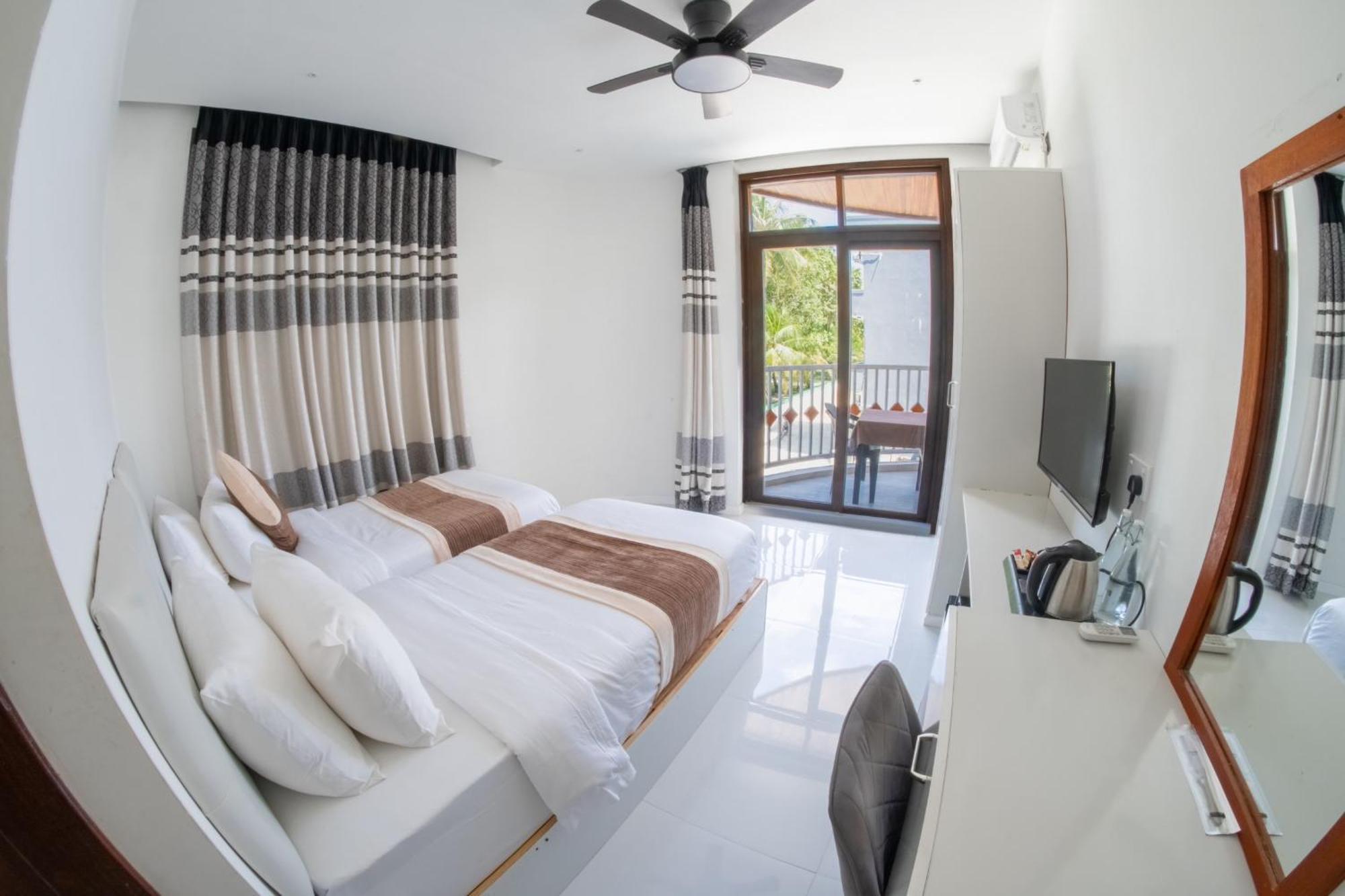 Heron Beach Hotel - The Best Maldivian Getaway In Dhiffushi,Maldives Eksteriør bilde