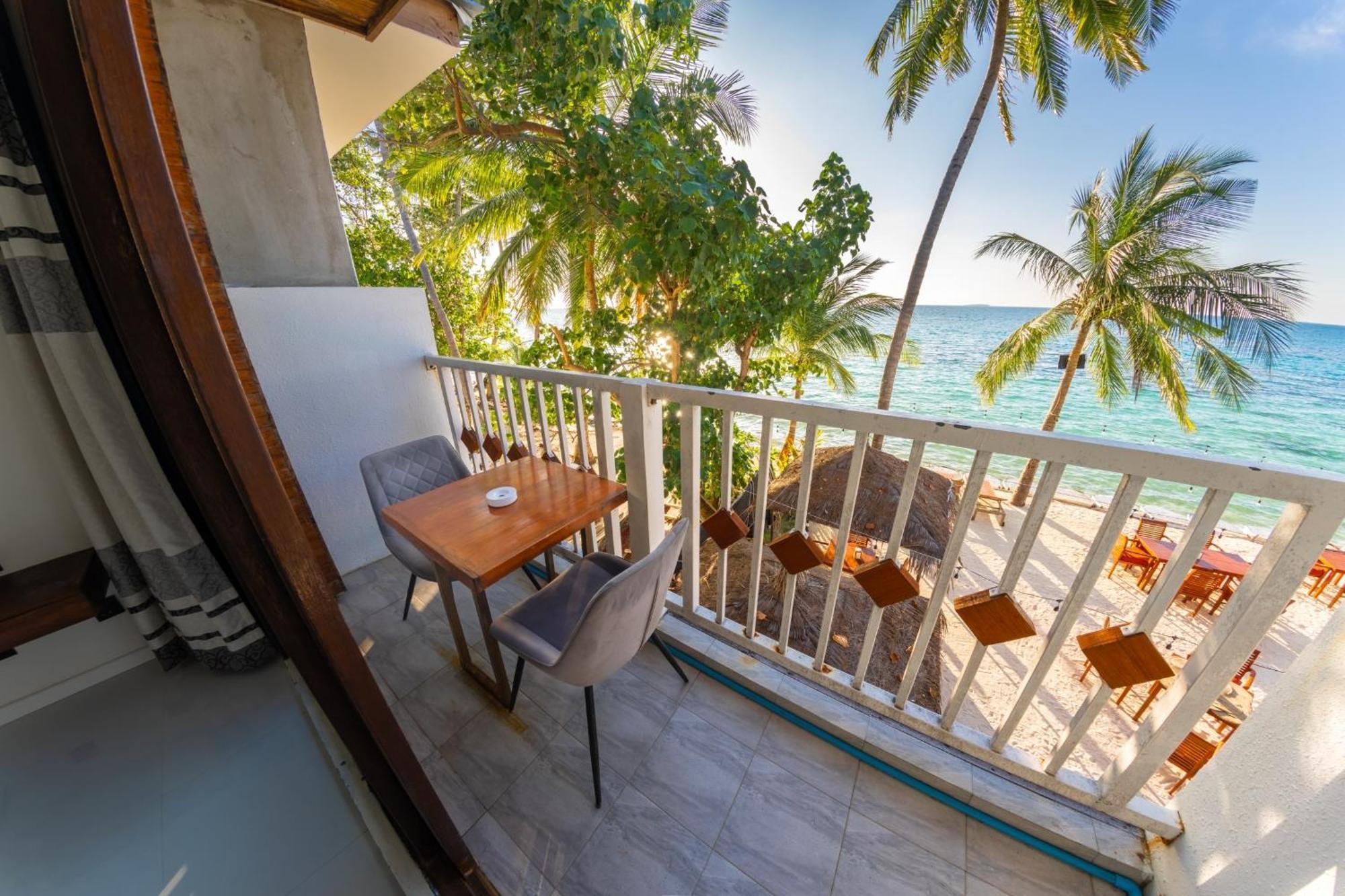 Heron Beach Hotel - The Best Maldivian Getaway In Dhiffushi,Maldives Eksteriør bilde