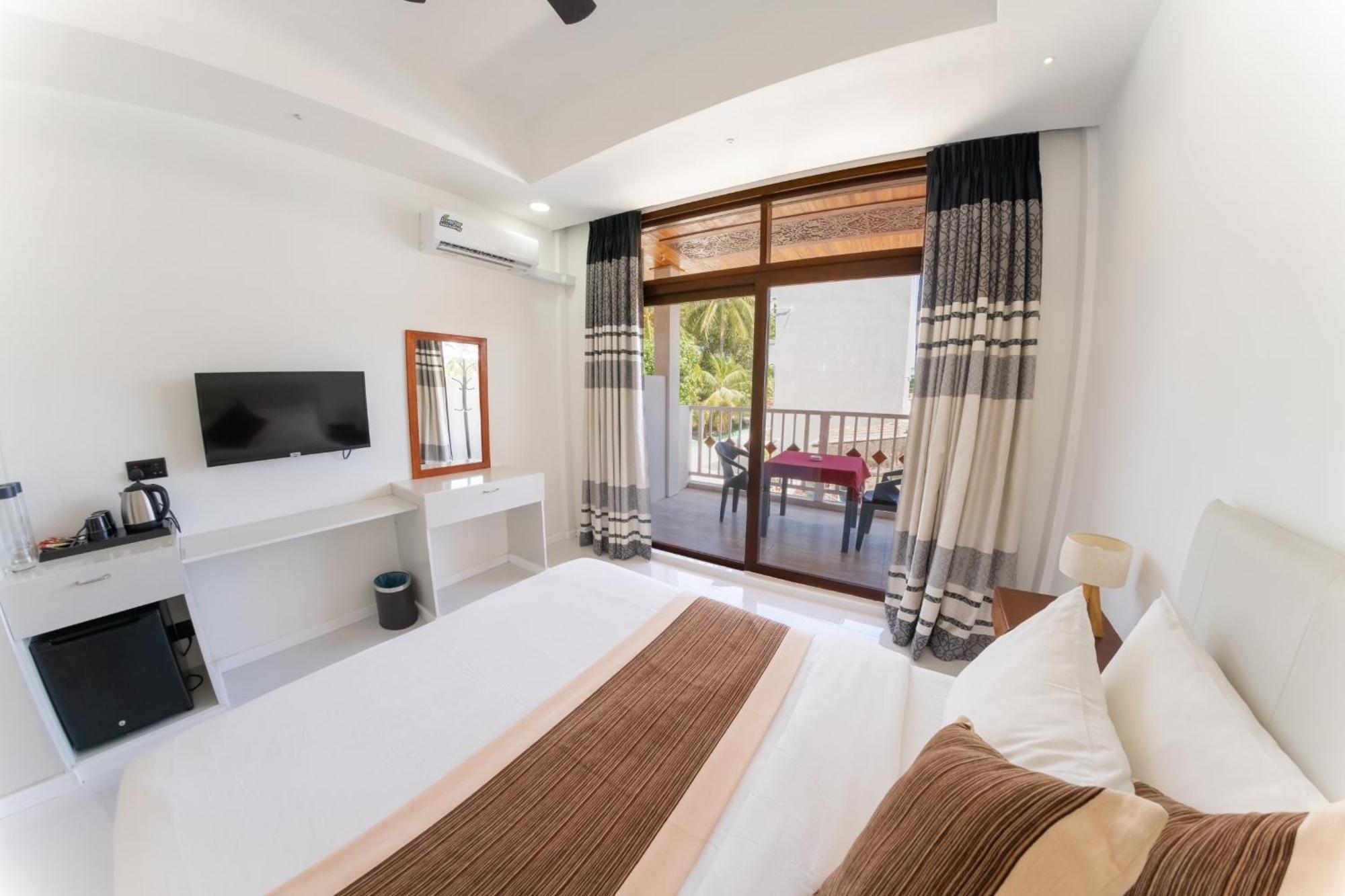 Heron Beach Hotel - The Best Maldivian Getaway In Dhiffushi,Maldives Eksteriør bilde